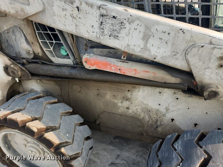 image for item DQ5393 2008 Bobcat S220  skid steer loader