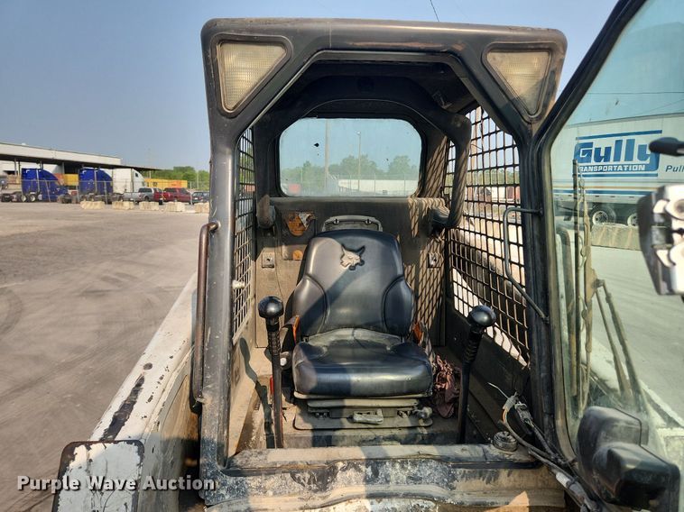 image for item DQ5393 2008 Bobcat S220  skid steer loader