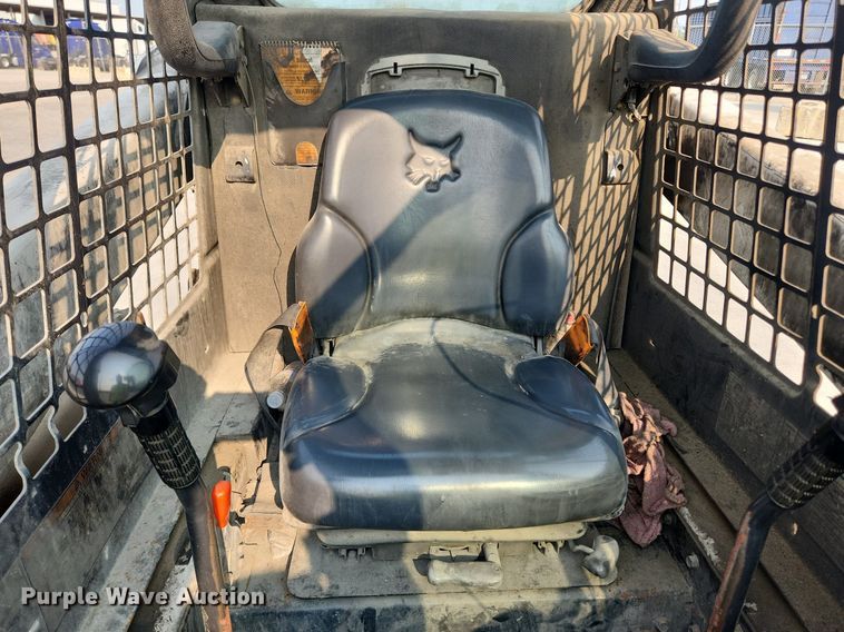 image for item DQ5393 2008 Bobcat S220  skid steer loader