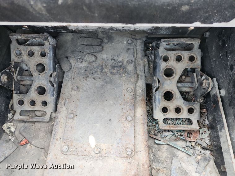 image for item DQ5393 2008 Bobcat S220  skid steer loader