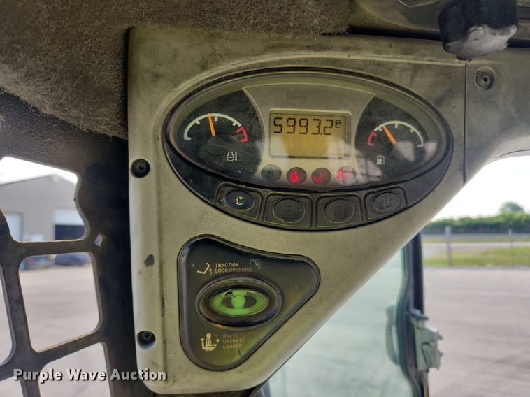 image for item DQ5393 2008 Bobcat S220  skid steer loader