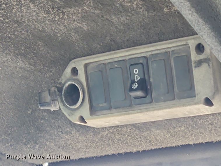 image for item DQ5393 2008 Bobcat S220  skid steer loader