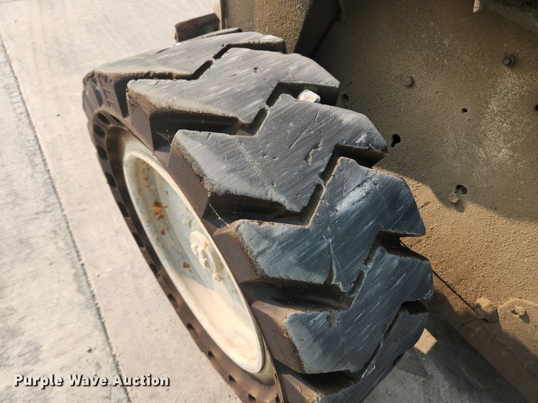 image for item DQ5393 2008 Bobcat S220  skid steer loader