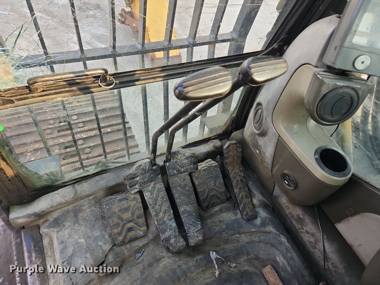 image for item DQ5394 2006 Caterpillar 330DL  excavator