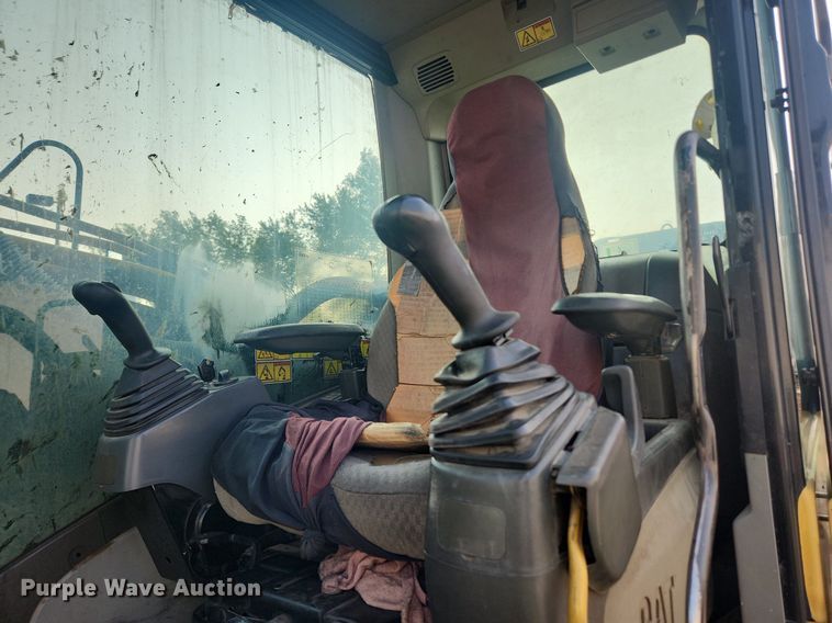 image for item DQ5395 2006 Caterpillar 330DL  excavator