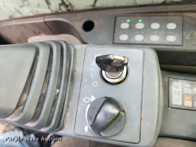 image for item DQ5395 2006 Caterpillar 330DL  excavator