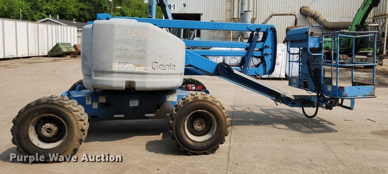 image for item DQ5397 2001 Genie Z45/25  boom lift