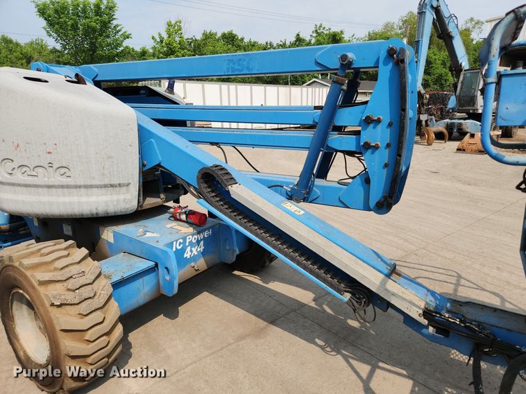 image for item DQ5397 2001 Genie Z45/25  boom lift