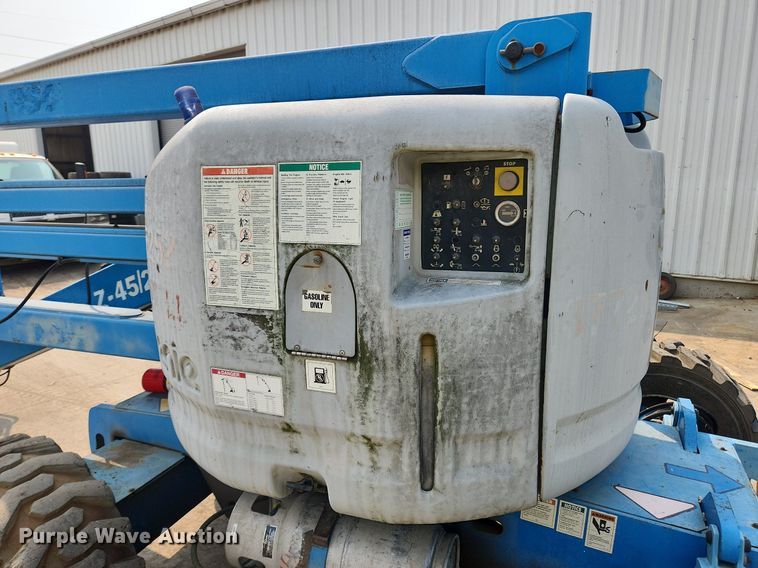 image for item DQ5397 2001 Genie Z45/25  boom lift