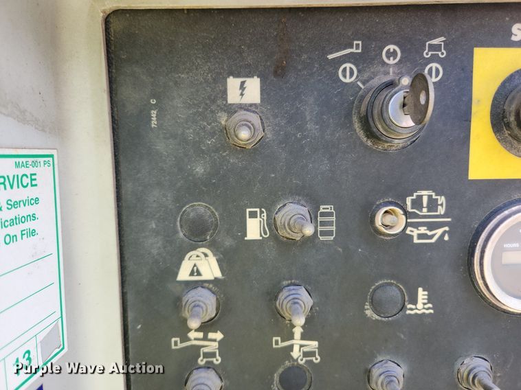 image for item DQ5397 2001 Genie Z45/25  boom lift