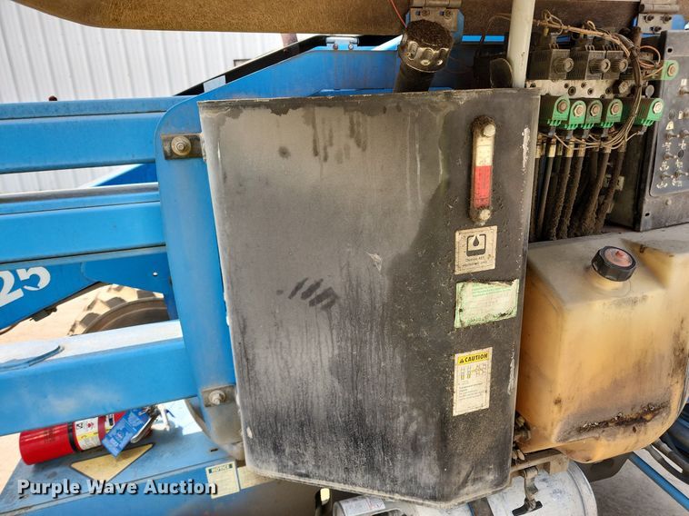 image for item DQ5397 2001 Genie Z45/25  boom lift
