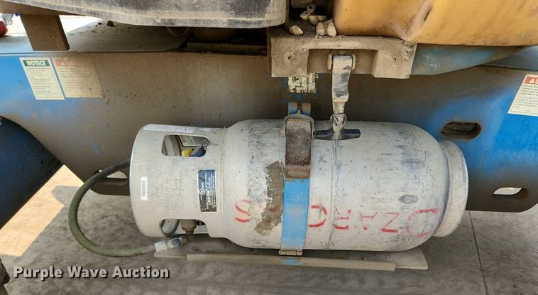 image for item DQ5397 2001 Genie Z45/25  boom lift