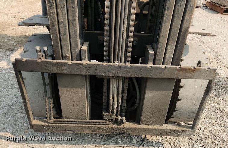 image for item DQ5398 Toyota 8FGU30  forklift