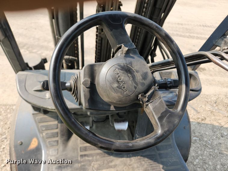 image for item DQ5398 Toyota 8FGU30  forklift