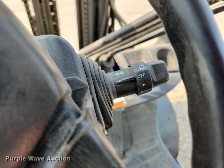 image for item DQ5398 Toyota 8FGU30  forklift