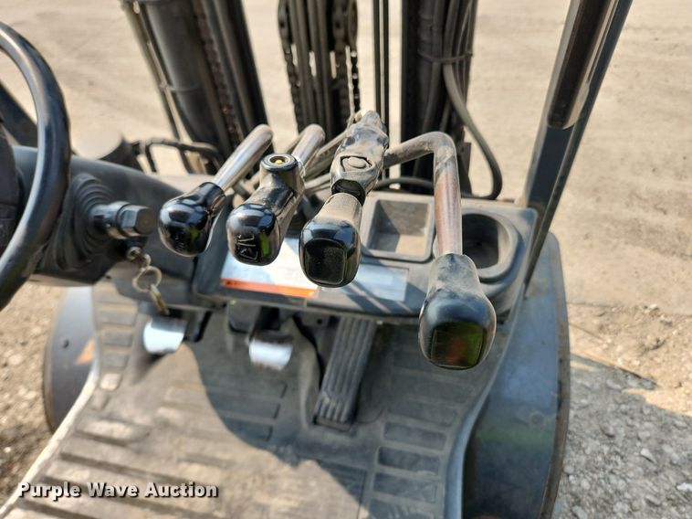 image for item DQ5398 Toyota 8FGU30  forklift