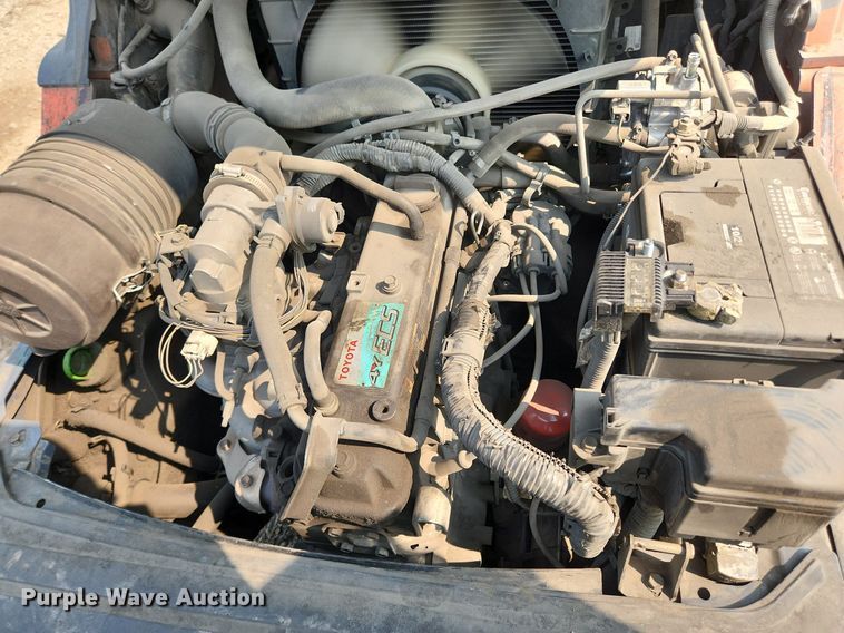 image for item DQ5398 Toyota 8FGU30  forklift