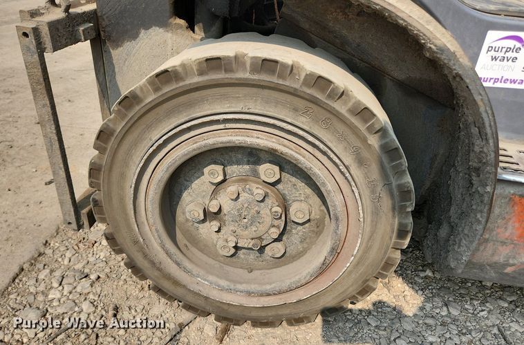 image for item DQ5398 Toyota 8FGU30  forklift