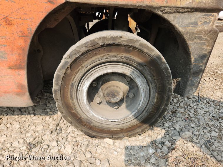 image for item DQ5398 Toyota 8FGU30  forklift