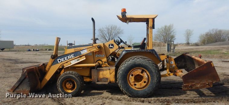 image for item DQ7319 2004 John Deere 210LE  landscape tractor