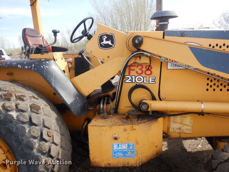 image for item DQ7319 2004 John Deere 210LE  landscape tractor