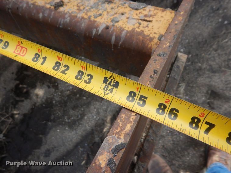 image for item DQ7319 2004 John Deere 210LE  landscape tractor