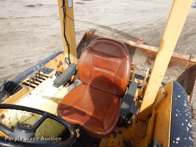 image for item DQ7319 2004 John Deere 210LE  landscape tractor