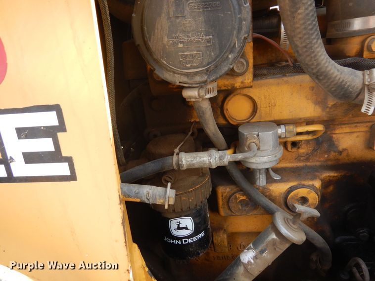 image for item DQ7319 2004 John Deere 210LE  landscape tractor