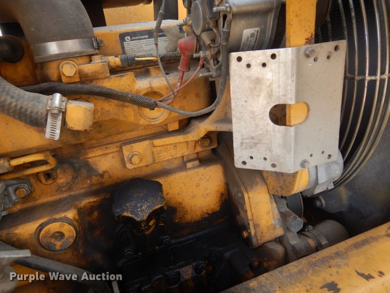 image for item DQ7319 2004 John Deere 210LE  landscape tractor