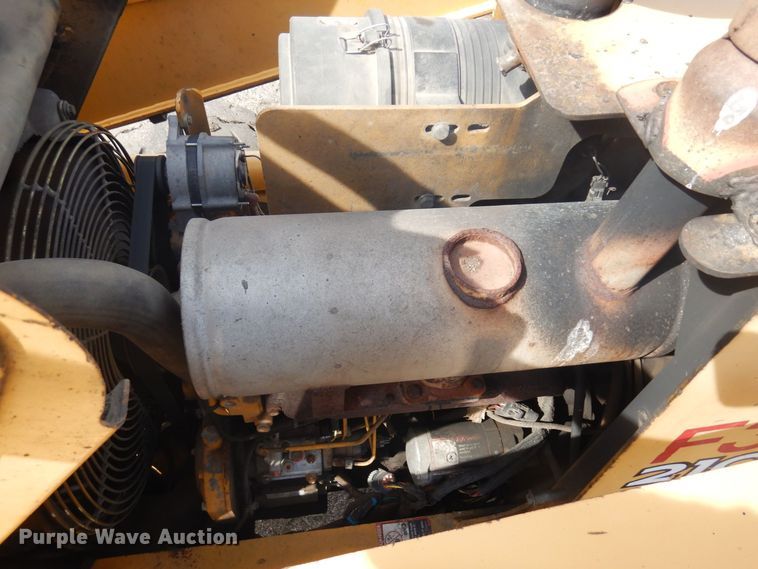 image for item DQ7319 2004 John Deere 210LE  landscape tractor