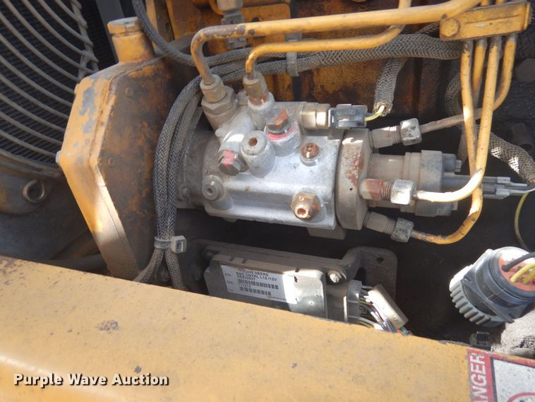 image for item DQ7319 2004 John Deere 210LE  landscape tractor