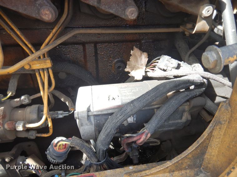 image for item DQ7319 2004 John Deere 210LE  landscape tractor