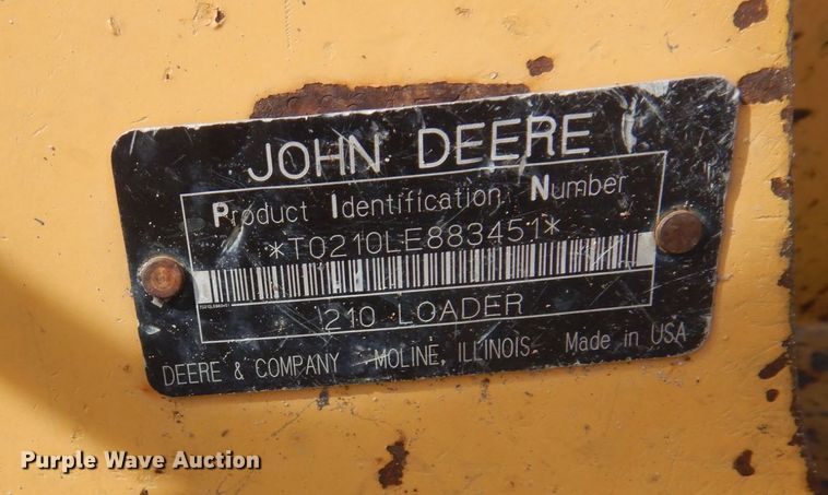 image for item DQ7319 2004 John Deere 210LE  landscape tractor