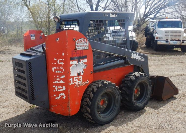 image for item DQ7320 2002 Thomas T153S  skid steer loader