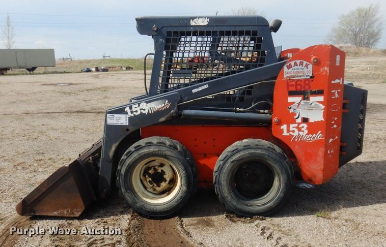 image for item DQ7320 2002 Thomas T153S  skid steer loader