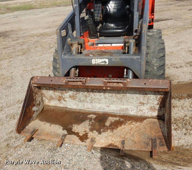 image for item DQ7320 2002 Thomas T153S  skid steer loader