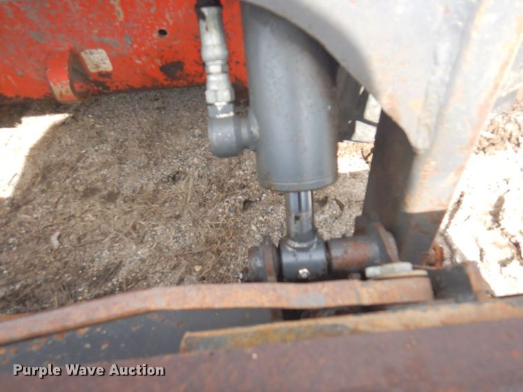 image for item DQ7320 2002 Thomas T153S  skid steer loader