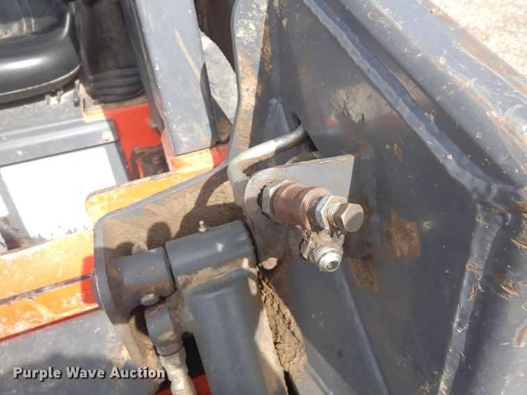 image for item DQ7320 2002 Thomas T153S  skid steer loader