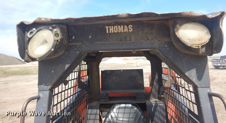 image for item DQ7320 2002 Thomas T153S  skid steer loader