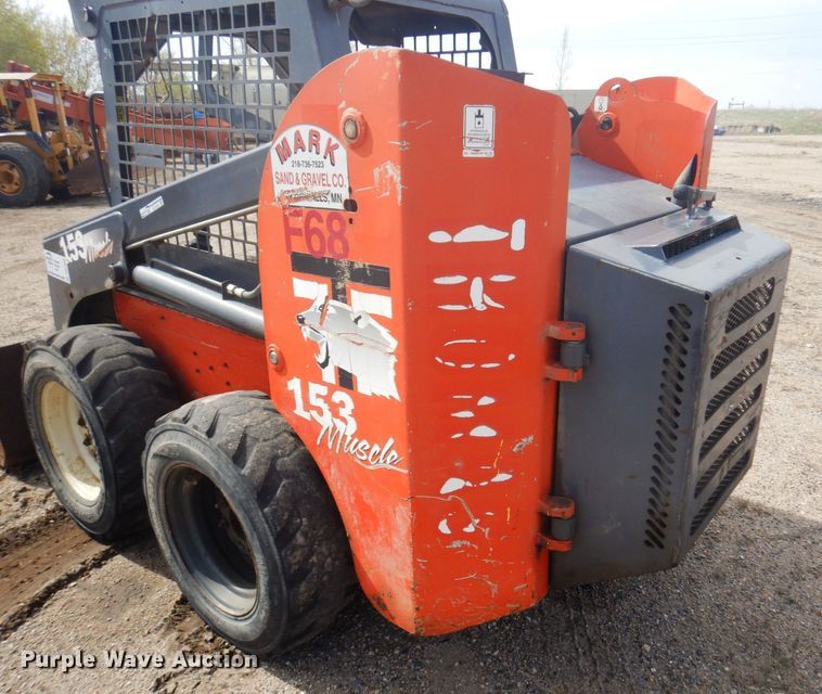 image for item DQ7320 2002 Thomas T153S  skid steer loader