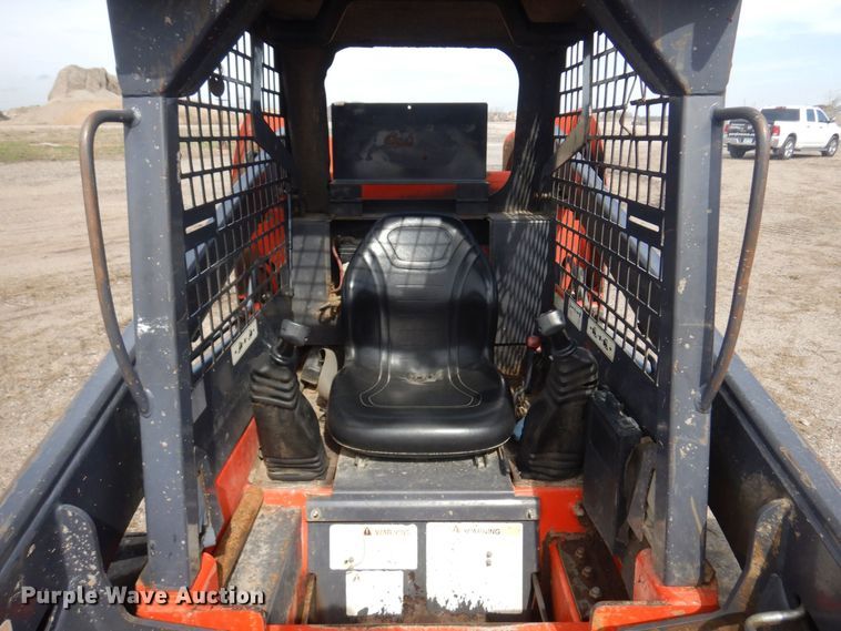 image for item DQ7320 2002 Thomas T153S  skid steer loader