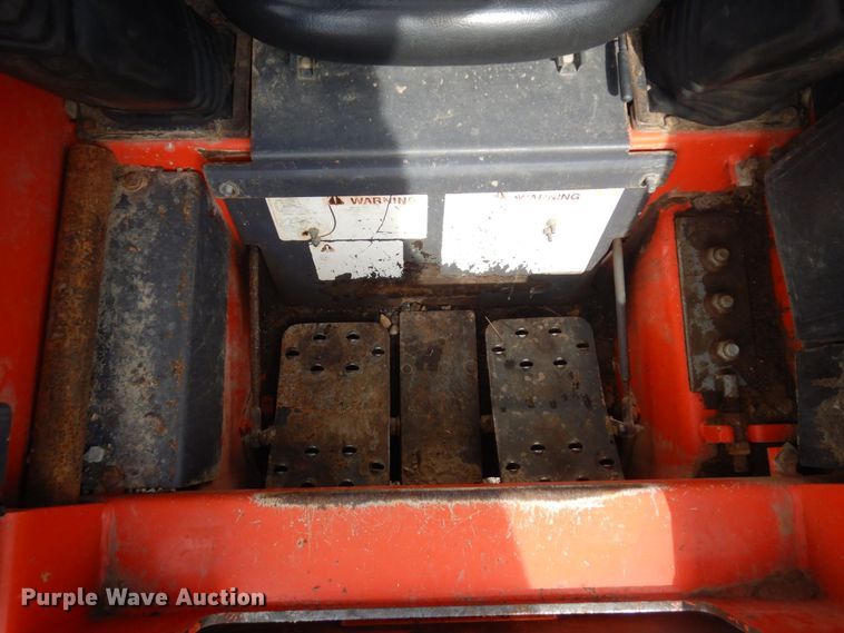 image for item DQ7320 2002 Thomas T153S  skid steer loader