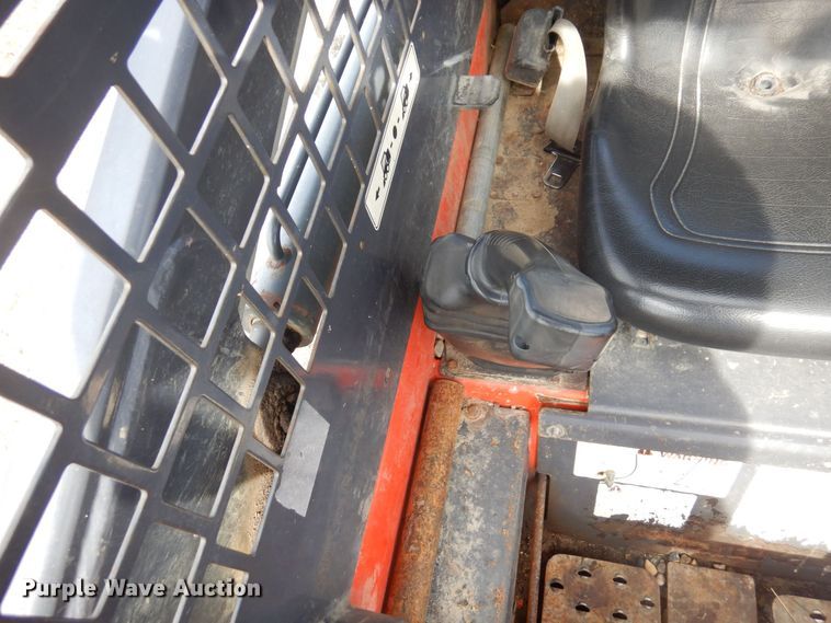 image for item DQ7320 2002 Thomas T153S  skid steer loader