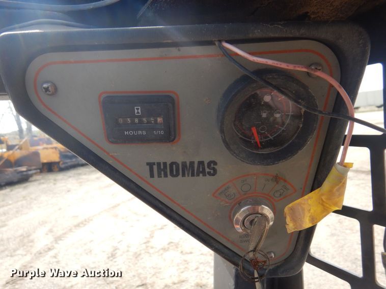 image for item DQ7320 2002 Thomas T153S  skid steer loader