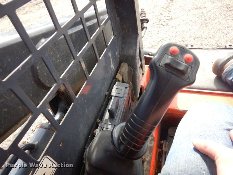 image for item DQ7320 2002 Thomas T153S  skid steer loader