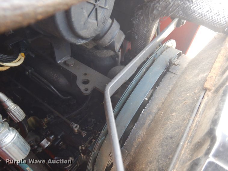 image for item DQ7320 2002 Thomas T153S  skid steer loader