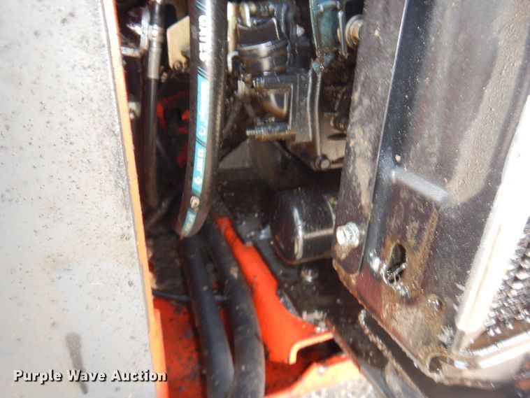 image for item DQ7320 2002 Thomas T153S  skid steer loader