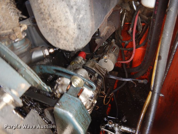 image for item DQ7320 2002 Thomas T153S  skid steer loader