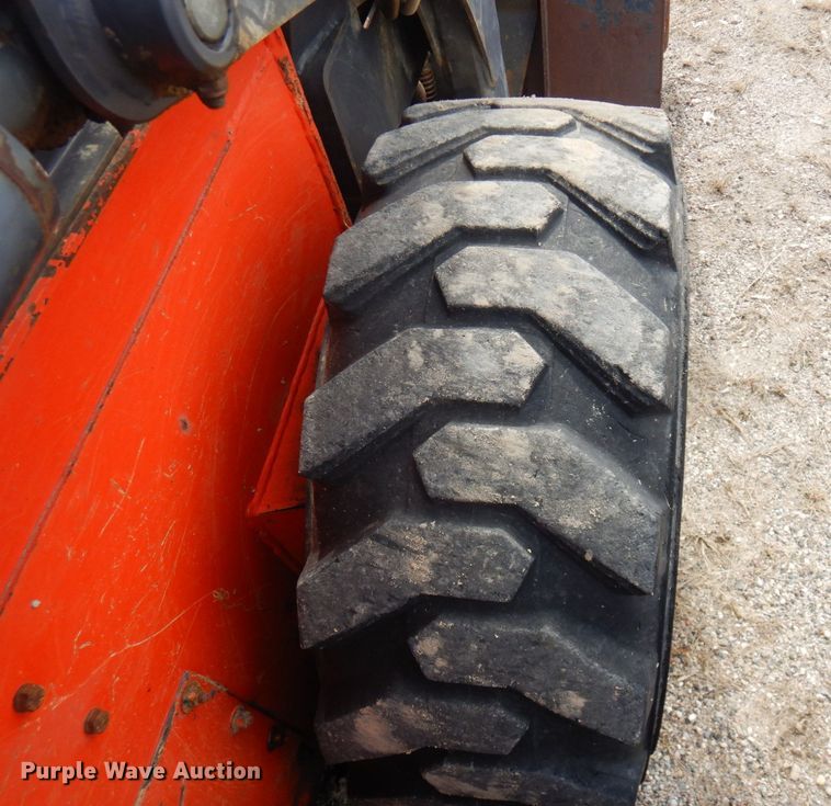 image for item DQ7320 2002 Thomas T153S  skid steer loader