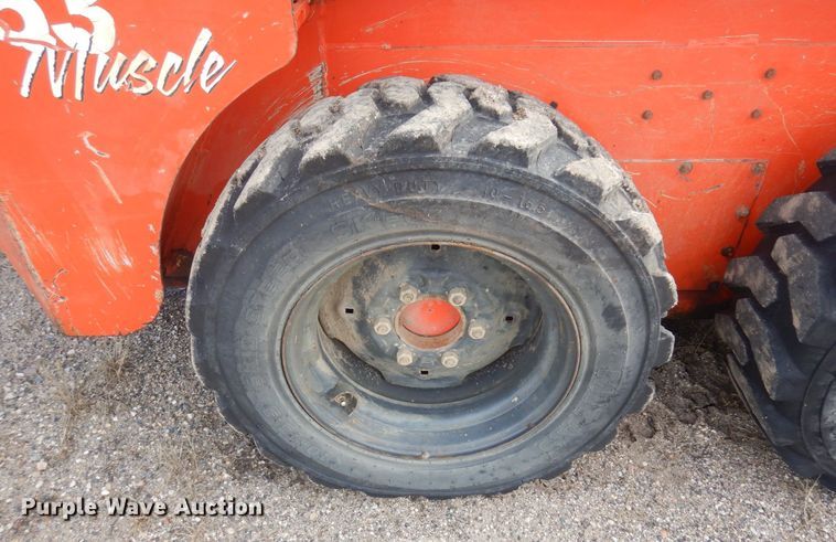 image for item DQ7320 2002 Thomas T153S  skid steer loader